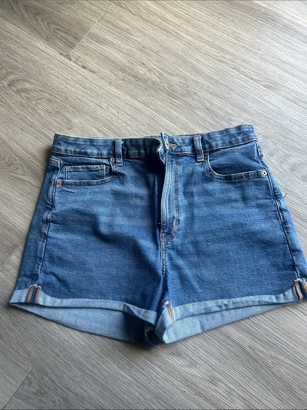 American Eagle Outfitters Medium Blue Cuffed Denim Shorts